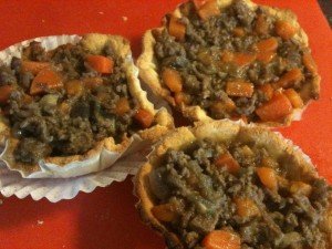 the_great_paleo_aussie_meat_pie_filling_the_cases-min