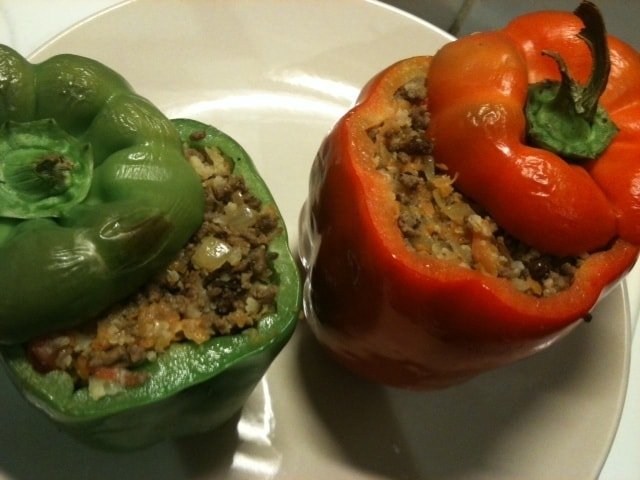 stuffed_capsicum_paleo_diet_recipe_bell_peppers_dinner_lunch_chicken_typical_day_paleo_meals-min
